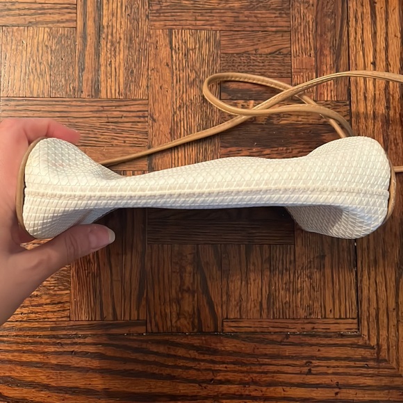 Vintage Liz Claiborne white purse - Picture 4 of 7